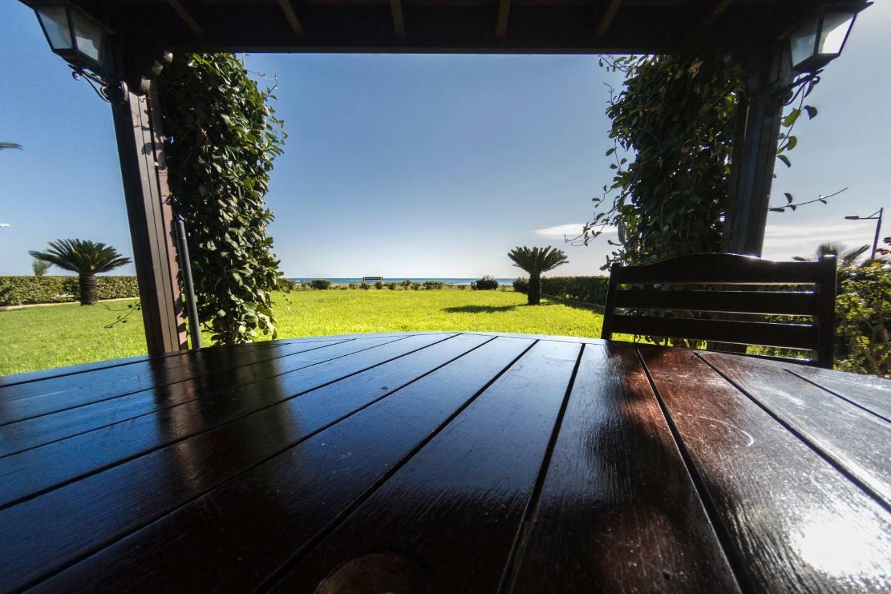 Blue Bay Beach House Ларнака Экстерьер фото