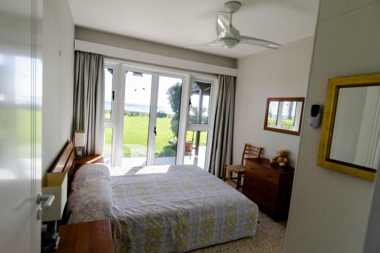 Blue Bay Beach House Ларнака Экстерьер фото