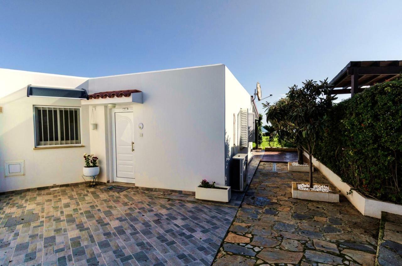 Blue Bay Beach House Ларнака Экстерьер фото
