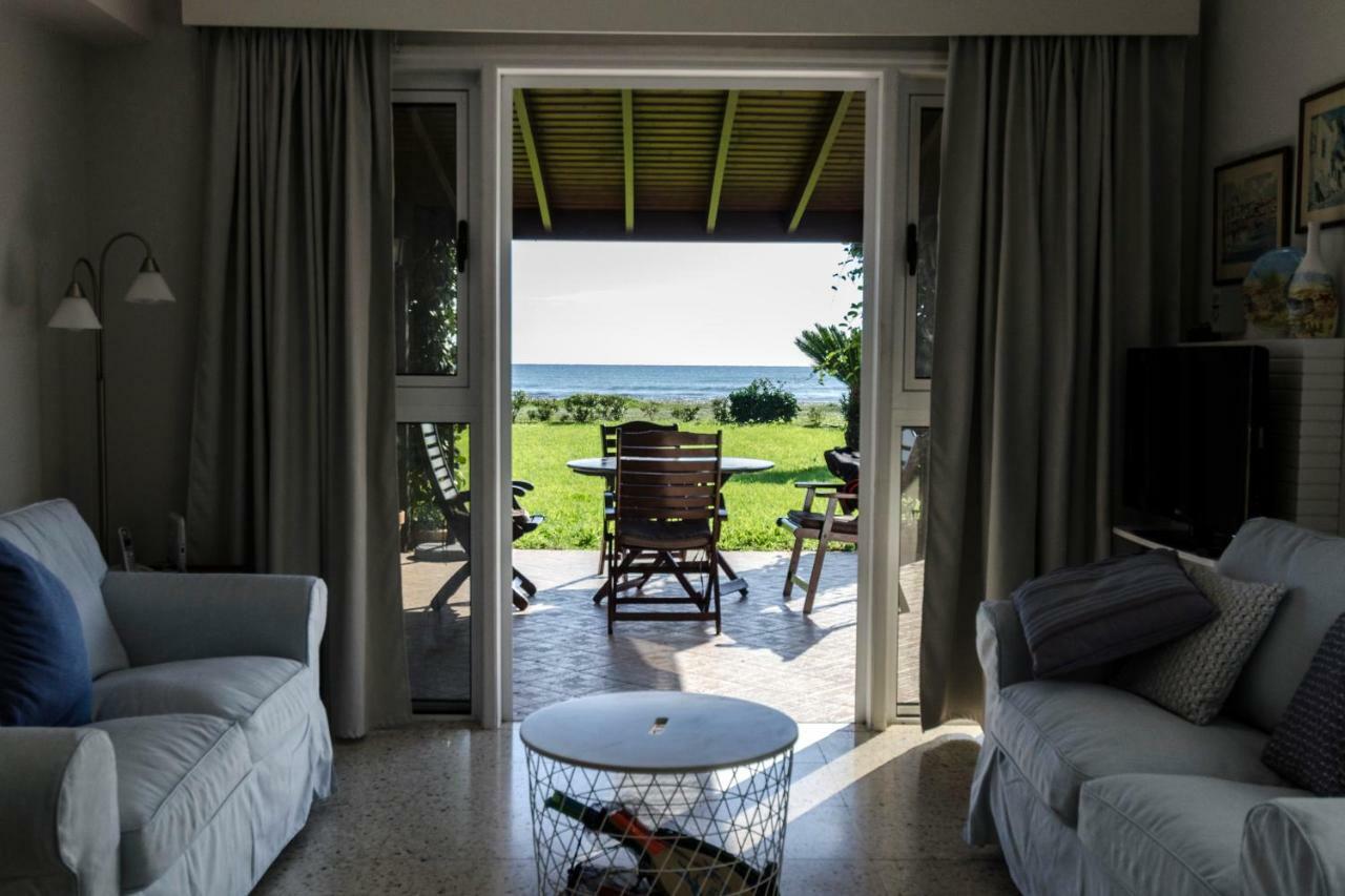 Blue Bay Beach House Ларнака Экстерьер фото